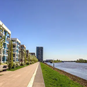 https://plenus-cloudloft-river.hotelsinbremen.net